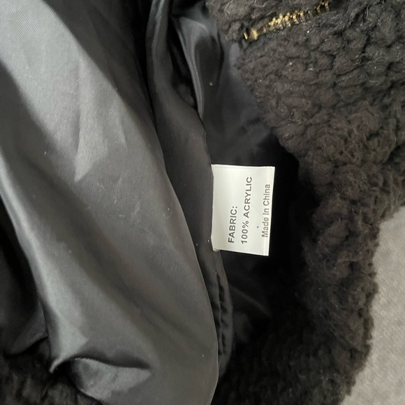Cozy Black Sherpa Jacket - Picture 6 of 6